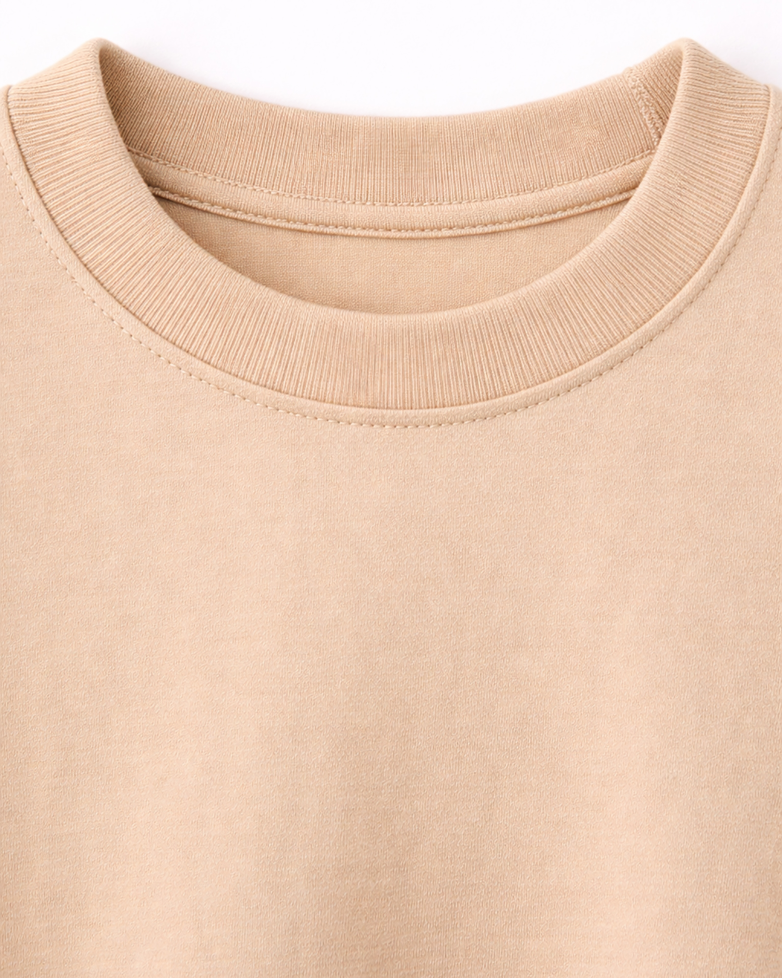 T-Shirts Made in Portugal - Detail vom Kragen / Farbe Beige T-Shirts Made in Portugal - Detail vom Kragen / Farbe Beige